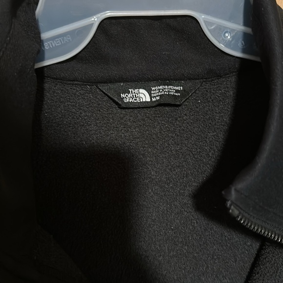 Women’s North Face Jacket - Picture 4 of 4